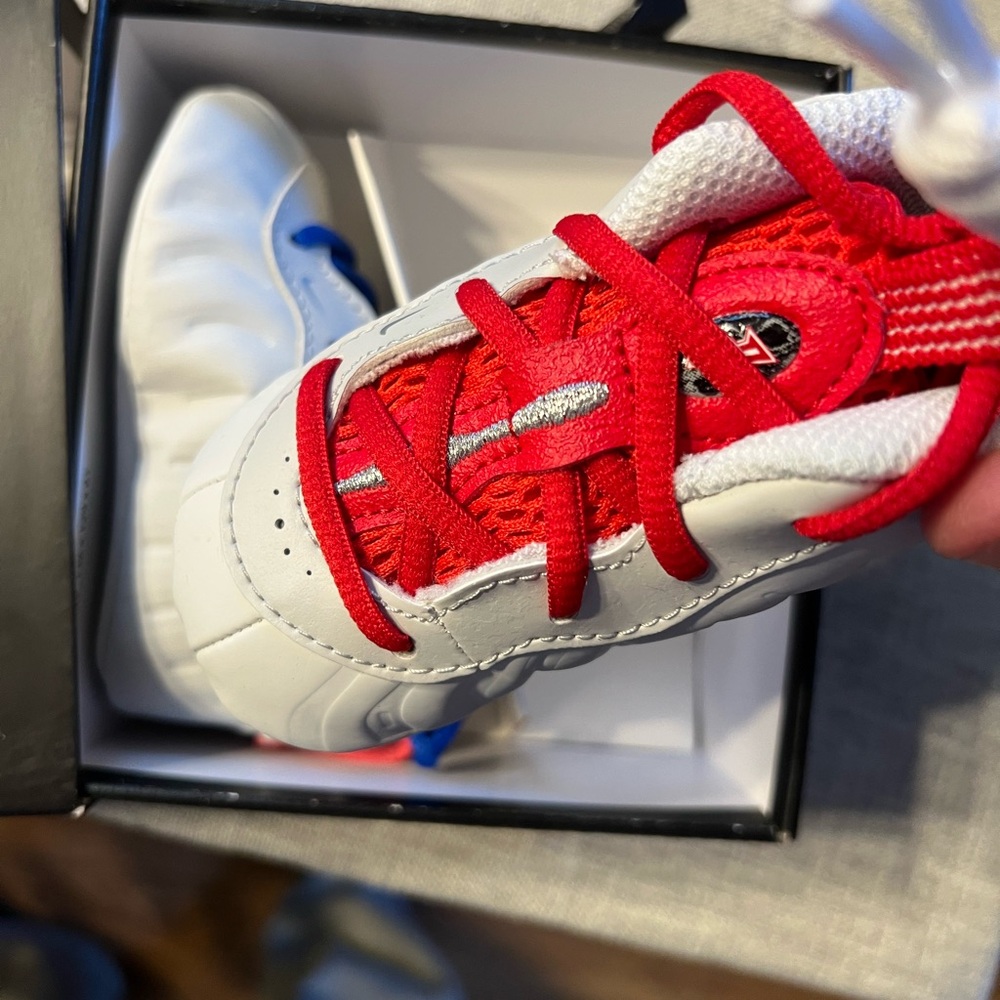 Baby Nike lil posits one (CB) size 4c - Picture 2 of 4